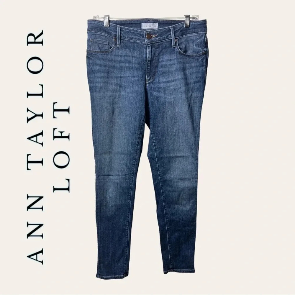 0830. ANN TAYLOR LOFT CURVY SKINNY DENIM JEANS SIZE 26‎ MEDIUM WASH DENIM COLOR
